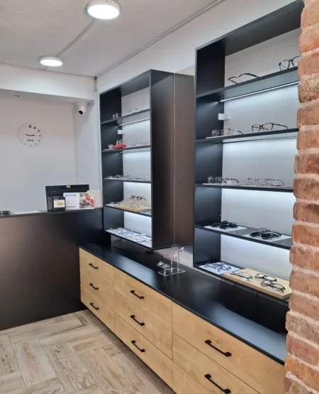 Tirane, shitet ambjent biznesi Kati 1, 67 m² (Rruga e Durrësit)