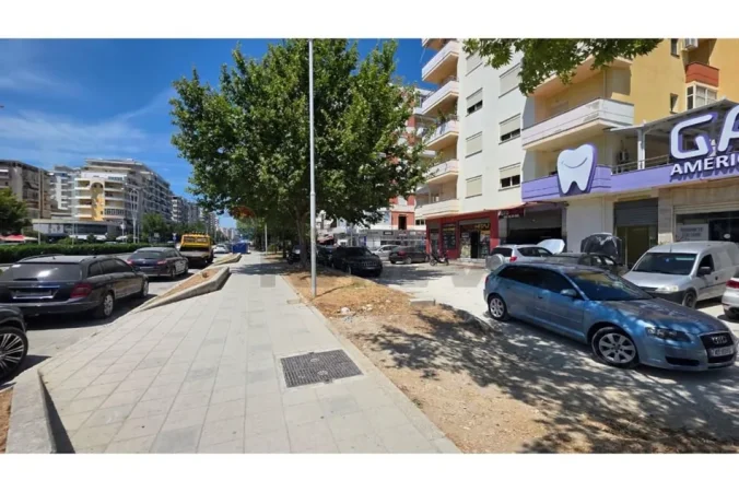 Vlore, shitet ambjent biznesi Kati 0, 51 m² (Rruga Gjergj Kastrioti (Transballkanike), Vlorë)