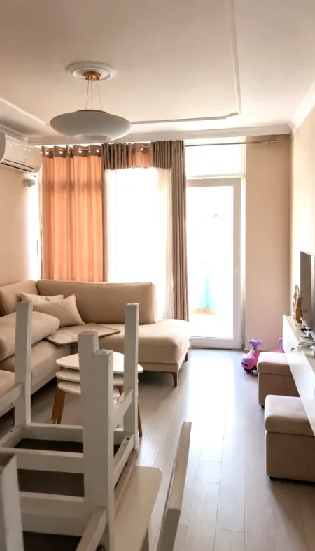 🏡 Jepet Apartament me Qera tek Komuna e Parisit, 700 mije leke