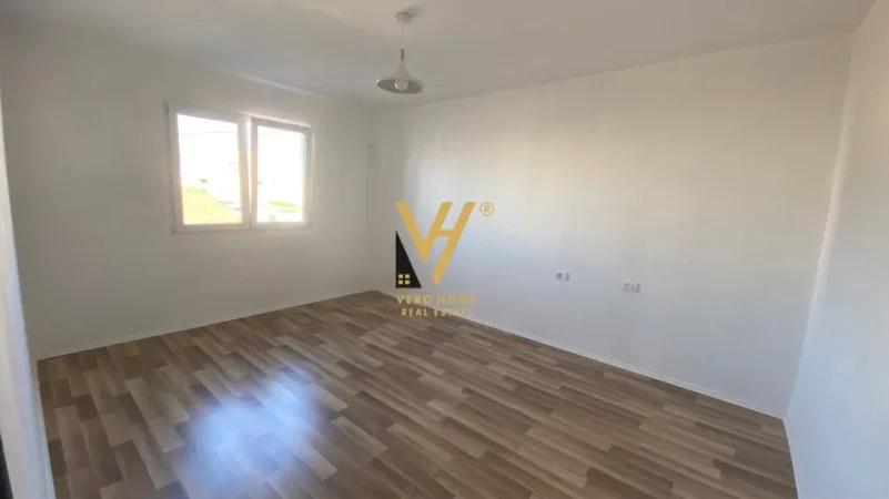 Tirane, jepet me qera apartament 1+1+Ballkon Kati 5, 57 m² 420 € (ALI DEMI)