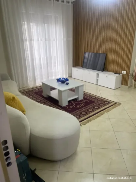 Tirane, jepet me qera apartament 1+1+Ballkon Kati 3, 68 m² 640 € (Stacioni i Trenit)