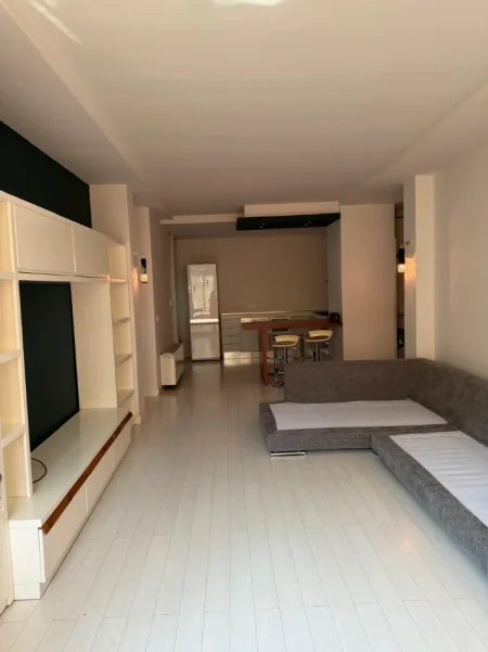 Tirane, jepet me qera apartament 2+1 Kati 8, 90 m² 1.000 € 