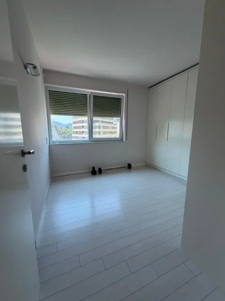 Tirane, jepet me qera apartament 2+1 Kati 8, 90 m² 1.000 € 