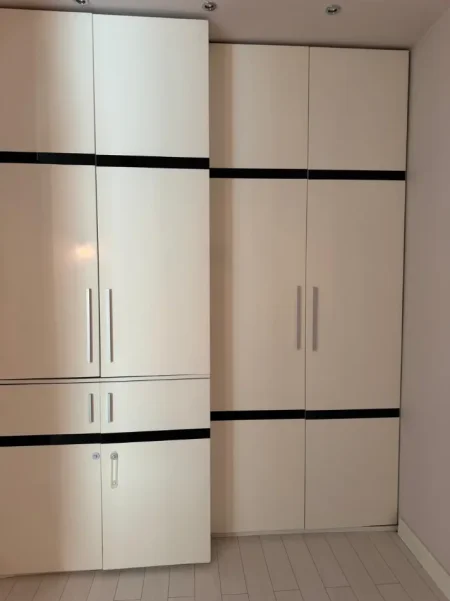 Tirane, jepet me qera apartament 2+1 Kati 8, 90 m² 1.000 € 