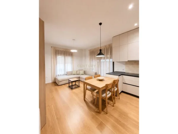 Tirane, jepet me qera apartament 2+1 Kati 2, 105 m² 1.300 € (rruga e kosovareve)