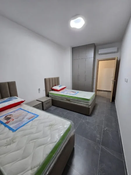 Tirane, jepet me qera apartament 2+1 Kati 7, 80 m² 550 € (Rr.isuf elezi)