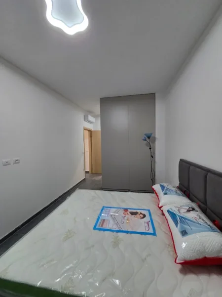 Tirane, jepet me qera apartament 2+1 Kati 7, 80 m² 550 € (Rr.isuf elezi)