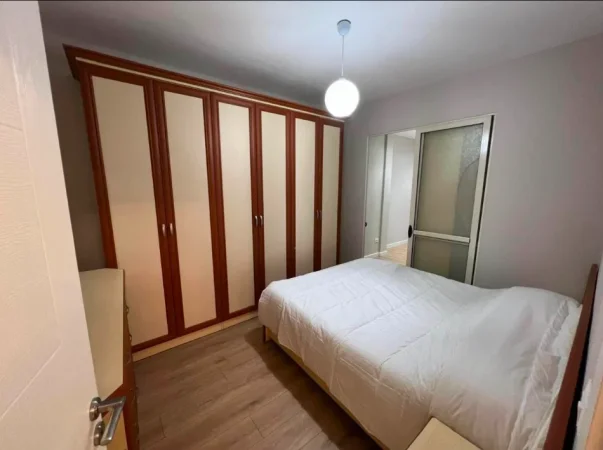 Tirane, jepet me qera apartament 2+1 Kati 2, 85 m² 600 € 