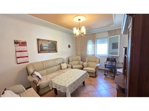 Tirane, shitet apartament 2+1 Kati 5, 73 m² 135.000 € (Oxhaku)