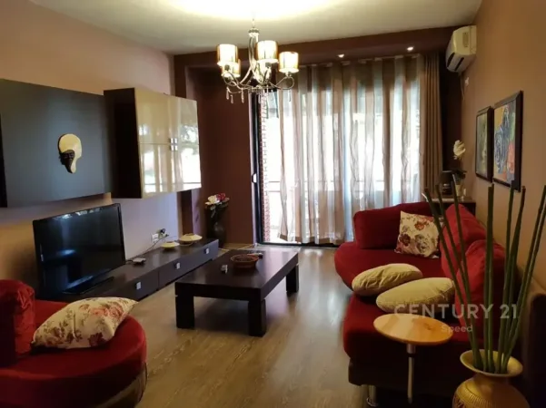 Tirane, jepet me qera apartament 2+1 Kati 3, 129 m² 800 € (Myslym shyri)