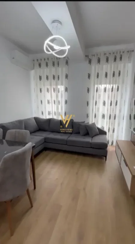 Tirane, jepet me qera apartament 1+1+Ballkon Kati 4, 63 m² 420 € (ALI DEMI)