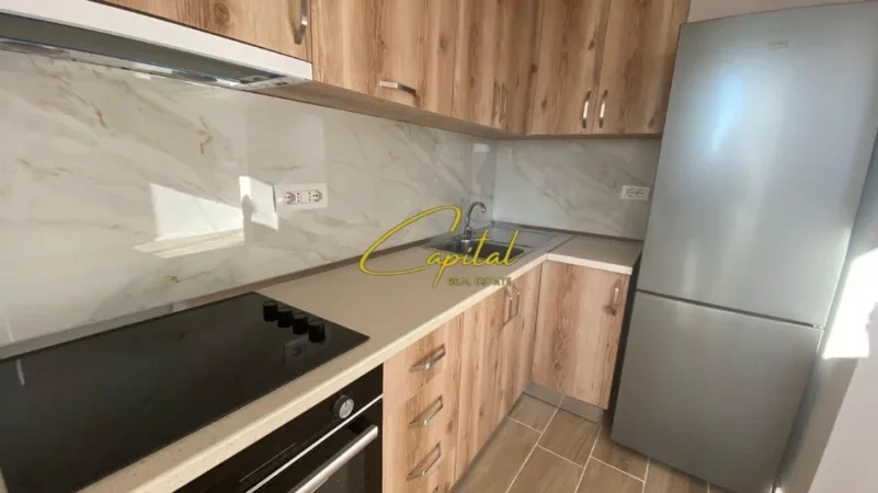Tirane, jepet me qera apartament 1+1 Kati 5, 58 m² 500 € (ALI DEMI)