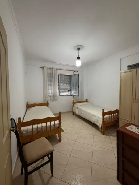 Tirane, jepet me qera apartament 2+1 Kati 8, 100 m² 700 € (RRUGA FORTUZI)