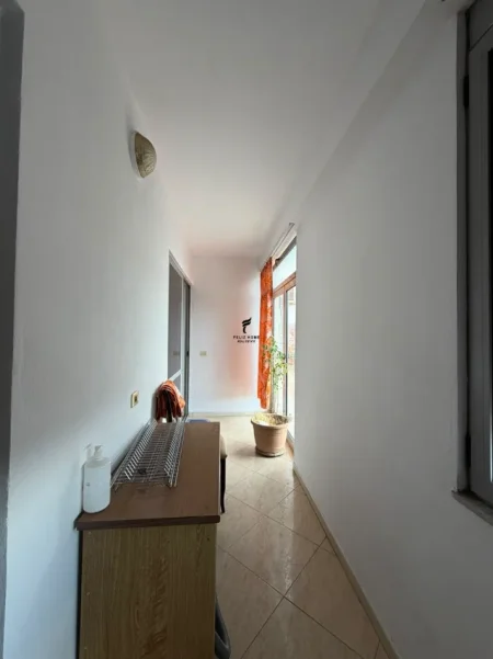 Tirane, jepet me qera apartament 2+1 Kati 8, 100 m² 700 € (RRUGA FORTUZI)