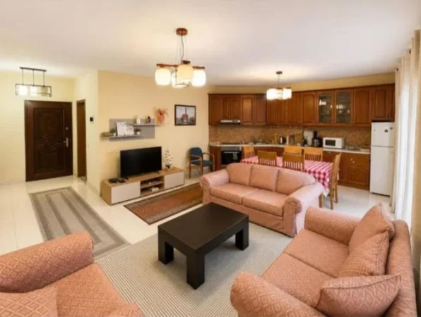 Tirane, jepet me qera apartament 2+1+Aneks+Ballkon Kati 5, 96 m² 650 € (komuna e parisit)