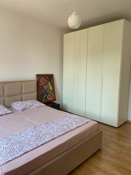 Tirane, jepet me qera ambient per zyra ose banim, 1+1 Kati 2, 55 m² 65 000 Lek, Blulevardi Zogu i Pare/ Mbrapa UFO, Ish Cadra e Cirkut)