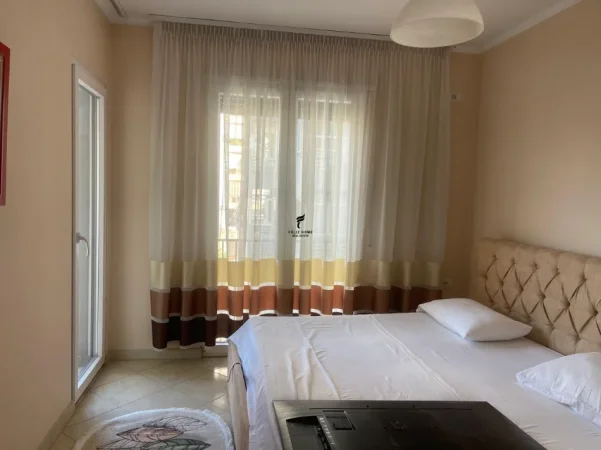 Tirane, jepet me qera apartament 1+1 Kati 4, 67 m² 600 € (BULEVARDI ZOGU I PARE)