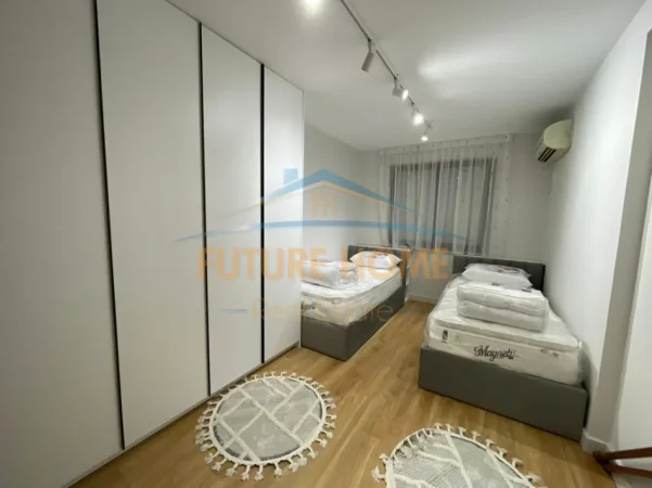 Tirane, jepet me qera apartament 2+1 Kati 5, 110 m² 700 € (Fusha e Aviacionit)