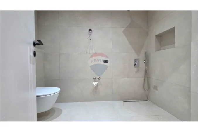 Vlore - Lungomare, shitet apartament+verande | Penthouse 3+1+Ballkon , 162 m² 350.000 € (Rruga Reshat Osmani, Vlore)