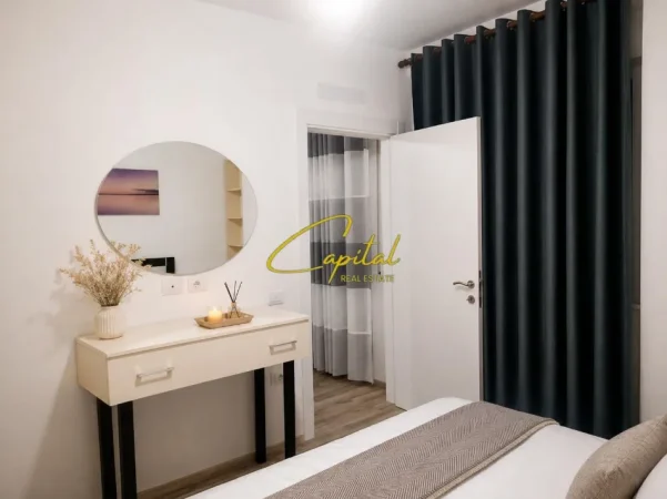 Tirane, jepet me qera apartament 1+1 Kati 5, 69 m² 520 € (LAPRAKE)