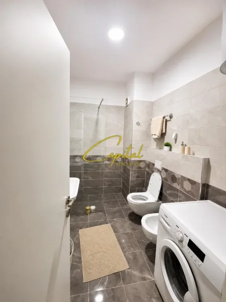 Tirane, jepet me qera apartament 1+1 Kati 5, 69 m² 520 € (LAPRAKE)