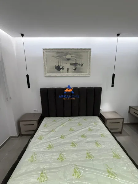 Tirane, jepet me qera 1+1 Kati 3, 70 m² 756 € (UNAZA RE)