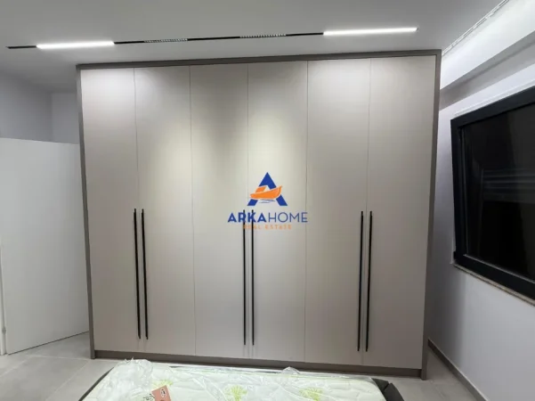 Tirane, jepet me qera 1+1 Kati 3, 70 m² 756 € (UNAZA RE)