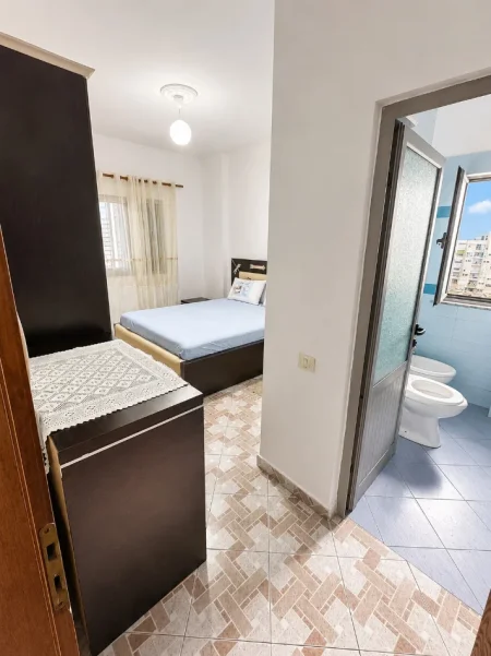 Tirane, jepet me qera 2+1+Ballkon Kati 8, 95 m² 480 € 