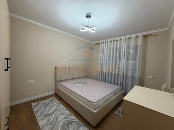 Tirane, jepet me qera apartament 2+1 Kati 2, 72 m² 550 € (OXHAKU)