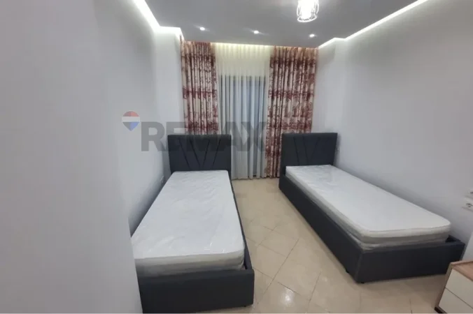Tirane, jepet me qera apartament 2+1+Aneks+Ballkon Kati 3, 128 m² 600 € (Mikel Maruli)