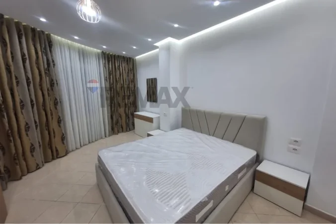 Tirane, jepet me qera apartament 2+1+Aneks+Ballkon Kati 3, 128 m² 600 € (Mikel Maruli)