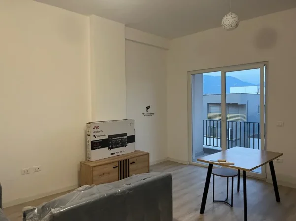 Tirane, jepet me qera apartament 1+1 Kati 8, 75 m² 600 € (LAPRAKE)