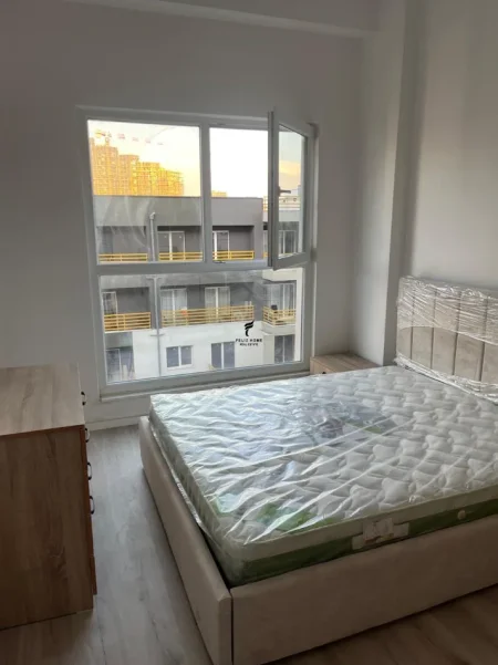 Tirane, jepet me qera apartament 1+1 Kati 8, 75 m² 600 € (LAPRAKE)