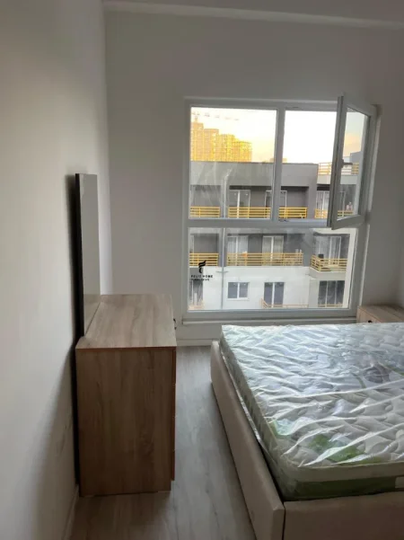 Tirane, jepet me qera apartament 1+1 Kati 8, 75 m² 600 € (LAPRAKE)
