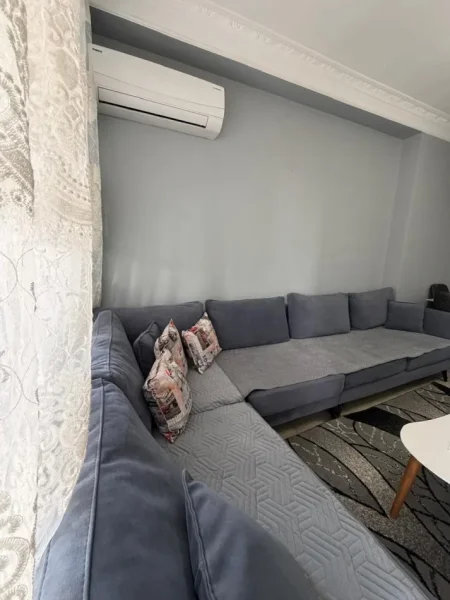 Tirane, jepet me qera apartament 1+1 Kati 5, 75 m² 550 € (Spitali Amerikan 2)