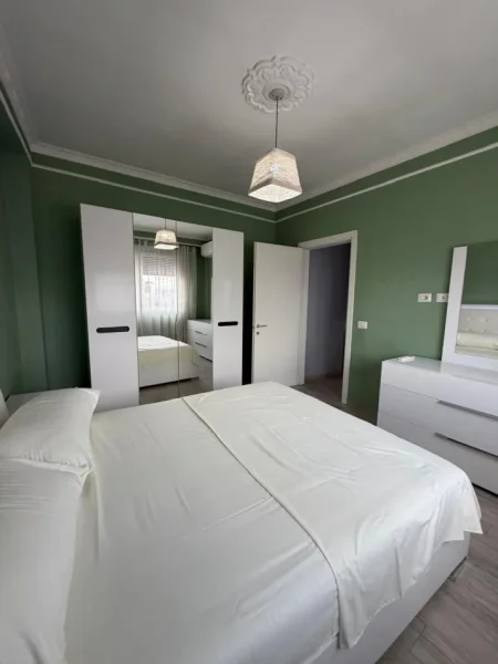 Tirane, jepet me qera apartament 1+1 Kati 5, 75 m² 550 € (Spitali Amerikan 2)