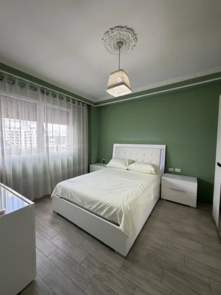 Tirane, jepet me qera apartament 1+1 Kati 5, 75 m² 550 € (Spitali Amerikan 2)