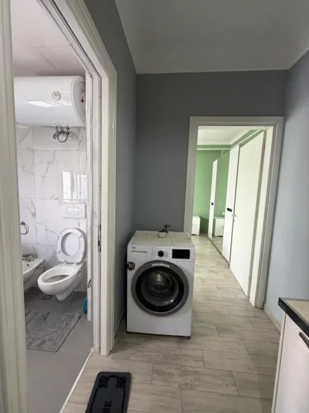 Tirane, jepet me qera apartament 1+1 Kati 5, 75 m² 550 € (Spitali Amerikan 2)