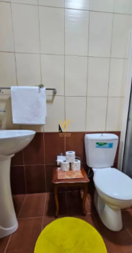 Tirane, jepet me qera apartament 1+1+Ballkon Kati 4, 75 m² 620 € (RRUGA E KAVAJES)