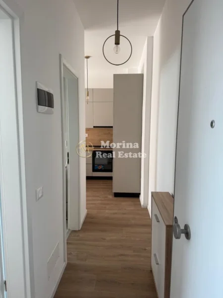 Tirane, jepet me qera apartament 1+1 Kati 2, 65 m² 500 € (Fresku)
