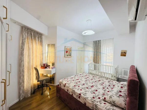 Tirane, jepet me qera apartament 3+1+2+Ballkon Kati 4, 98 m² 65.000 LEKE (Ali Demi, Rezidenca Kaimi)