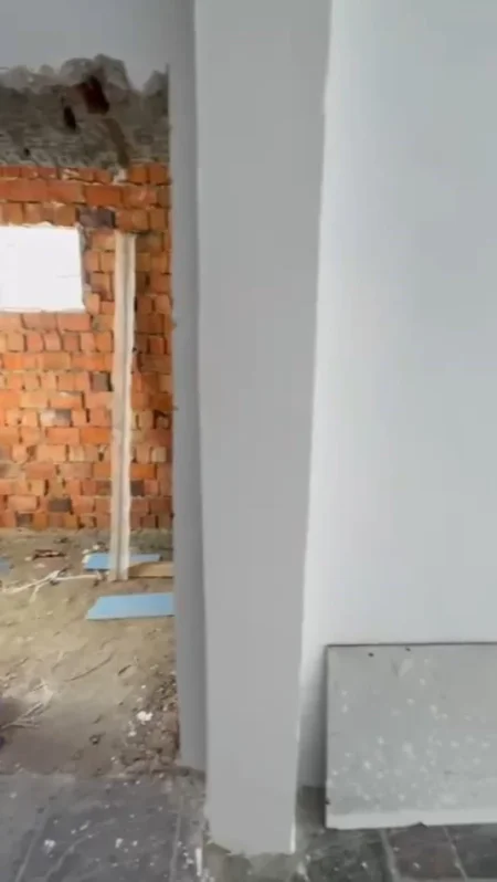 Tirane, shitet magazine Kati 1, 47 m² 60.000 € (Xhamlliku)