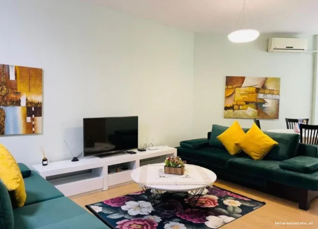 Tirane, jepet me qera apartament 1+1+Ballkon Kati 2, 75 m² 640 € (Rruga e Barrikadave)