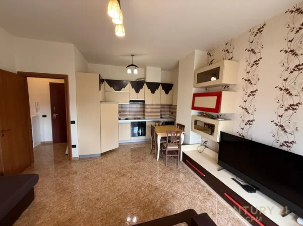 Tirane, jepet me qera apartament 1+1 Kati 4, 70 m² 570 € (pazari i ri sheshi avni rustemi)