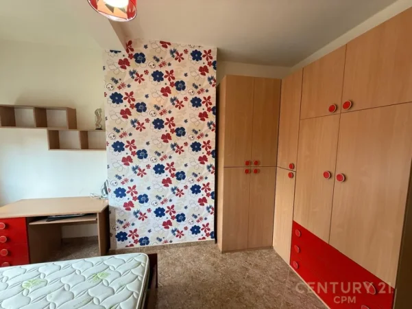 Tirane, jepet me qera apartament 1+1 Kati 4, 70 m² 570 € 