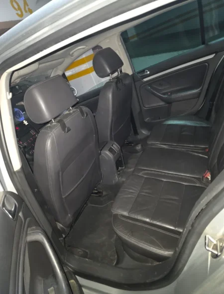 Tirane, shitet makine Volkswagen Golf 5 Nafte, gri metalizato automatik Kondicioner 245.000 km 3.990 €