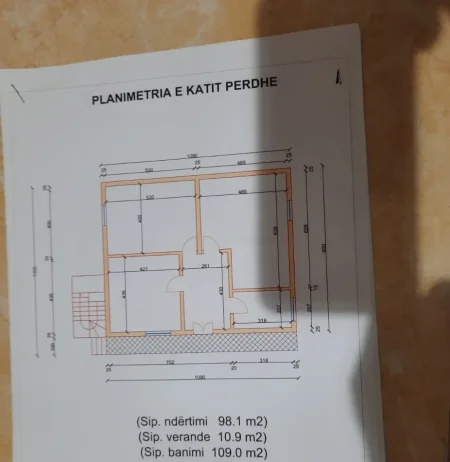 Tirane, shitet truall , 318 m² 370.000 € (Laprakë)