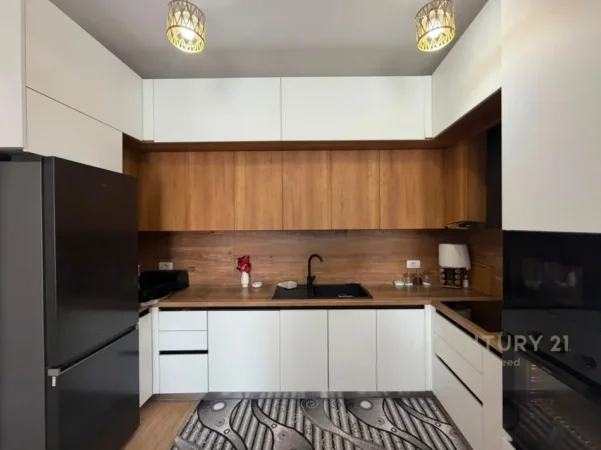 Tirane, shes apartament 3+1+Aneks+Ballkon Kati 6, 110 m² 200.000 € 