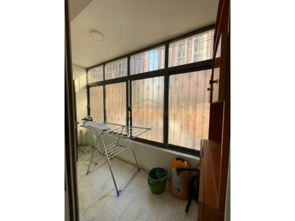 Tirane, jepet me qera apartament 2+1 Kati 1, 88 m² 600 € (Rruga Dritan Hoxha)