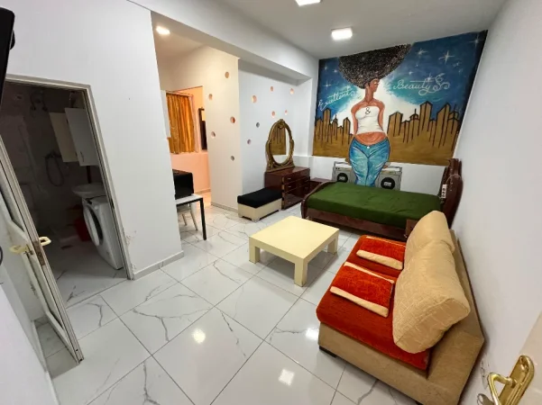 Tirane, jepet me qera apartament 1+1 Kati 0, 30 m² 400 € (Rr.Durresit)